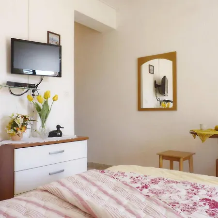 And Marin Apartment *